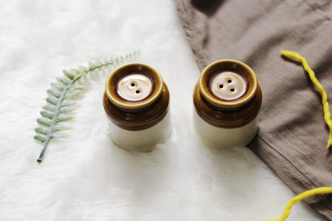 Cute Round Salt N Pepper Set - Image 2